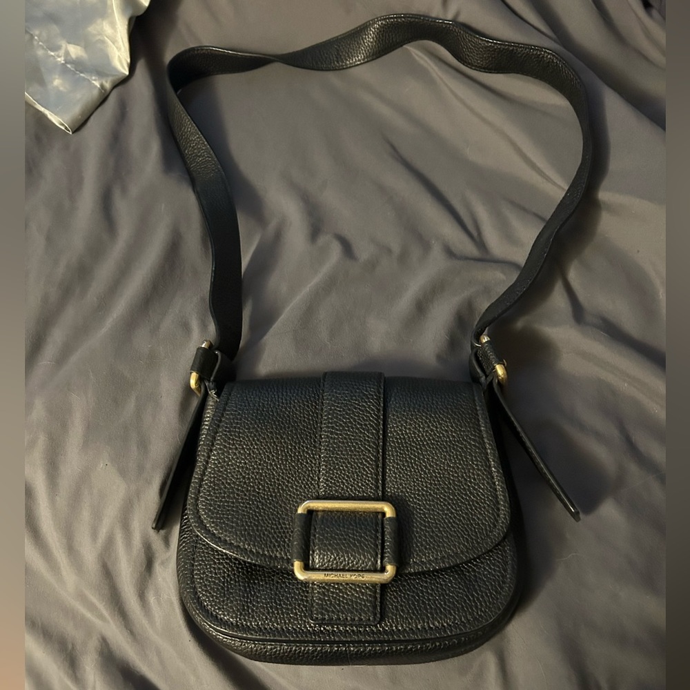 Micheal Kors black purse EUC